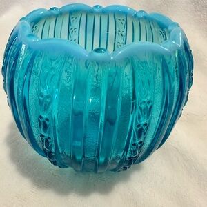 Fenton Blue Lagoon Opalescent Rose Bowl Vase Vintage 4” tall x 4” wide EUC